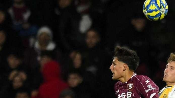 Crotone, piace Buglio. Il calciatore riflette e attende la B