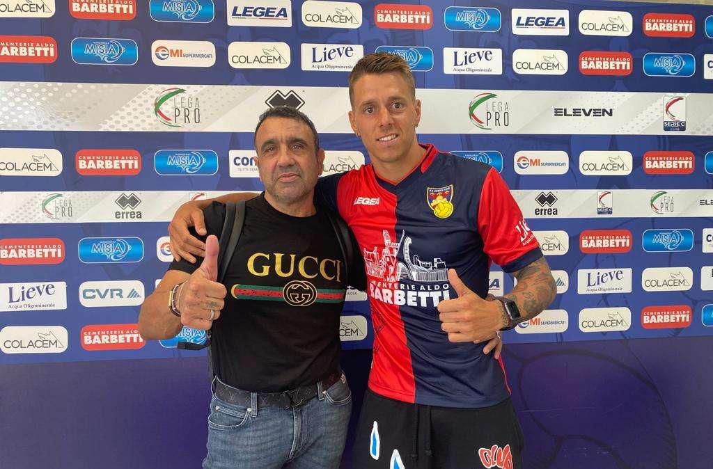 FOTONOTIZIA TC - Gubbio, Rosaia in posa con la nuova maglia