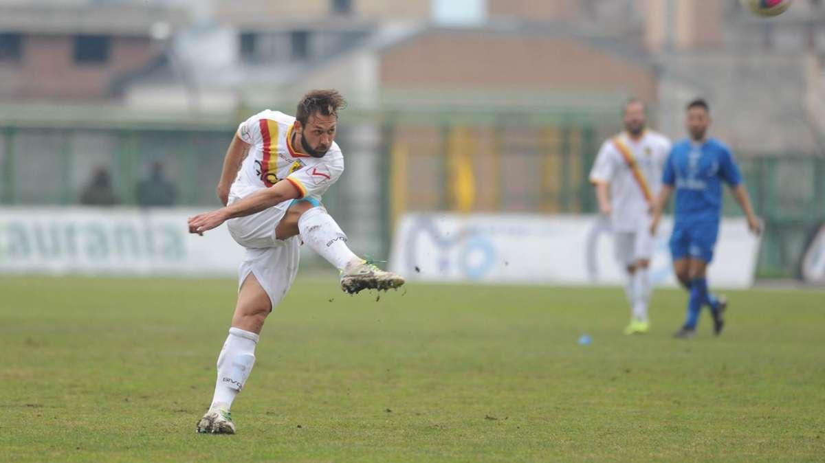 Reggina, per l'attacco spunta un calciatore della Spal