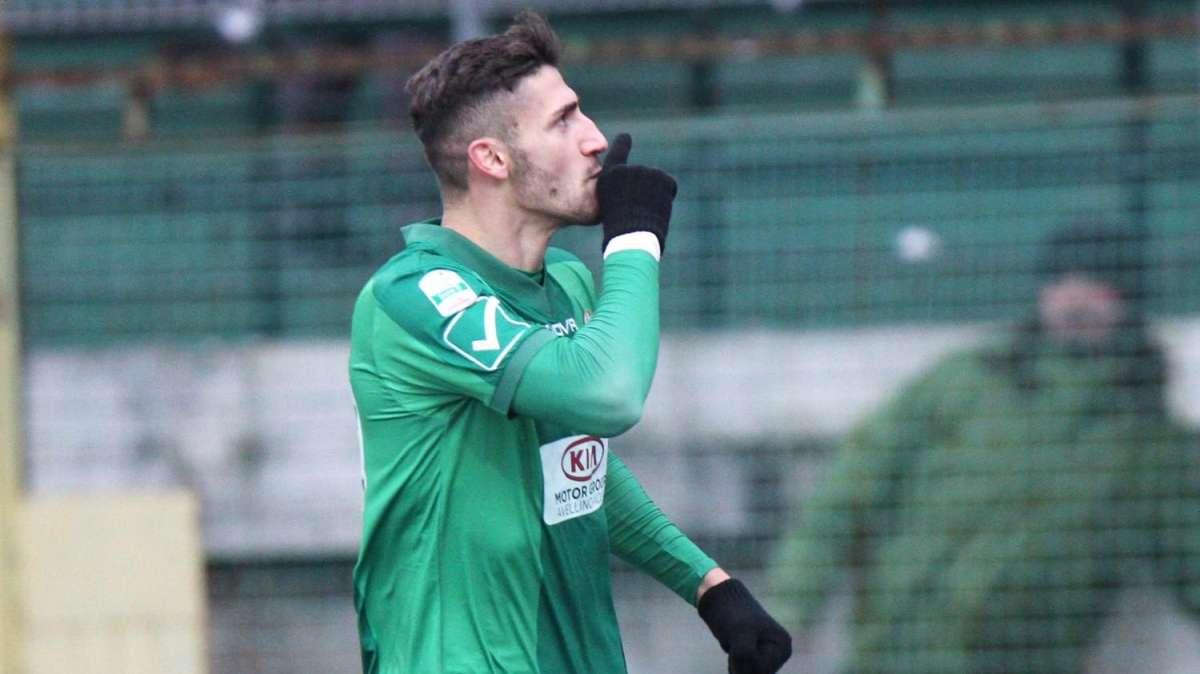 Avellino-Crotone 3-1: irpini spietati, i pitagorici a -11 dalla vetta