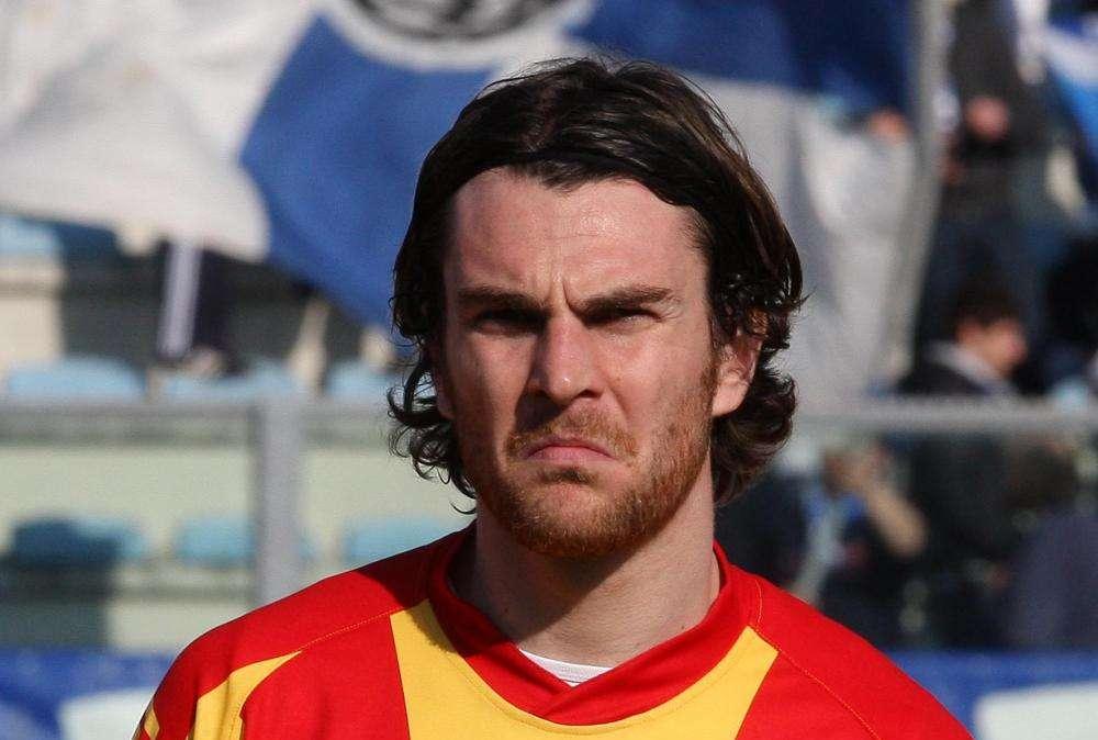 Cosenza, Franchini si è stirato. Salta il tesseramento