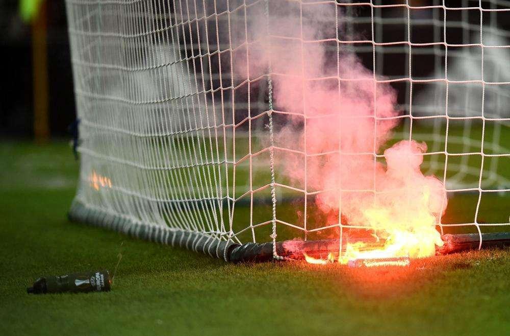 Fumogeni in Reggina-Siracusa: emesso DASPO per tifoso ospite