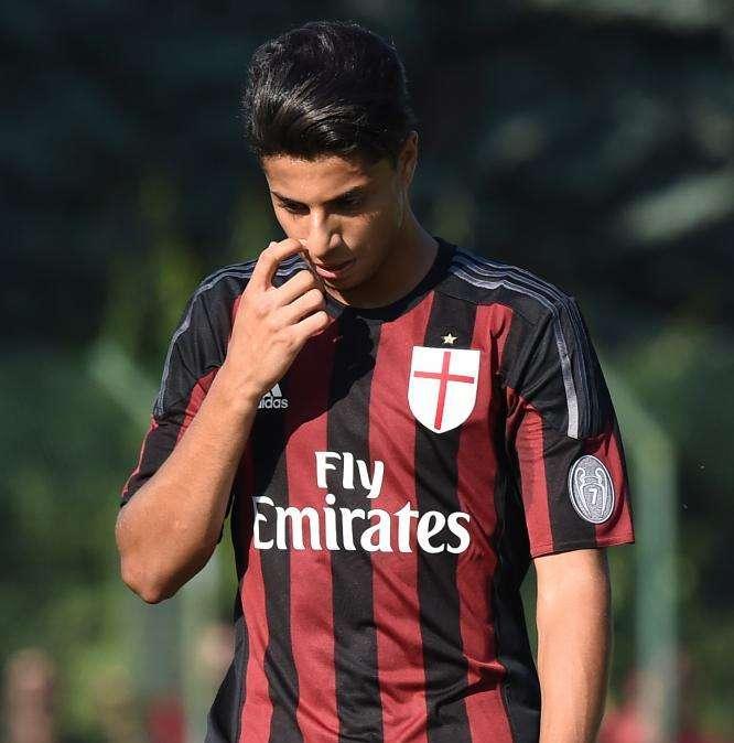 UFFICIALE - Reggina, contratto triennale per Mastour