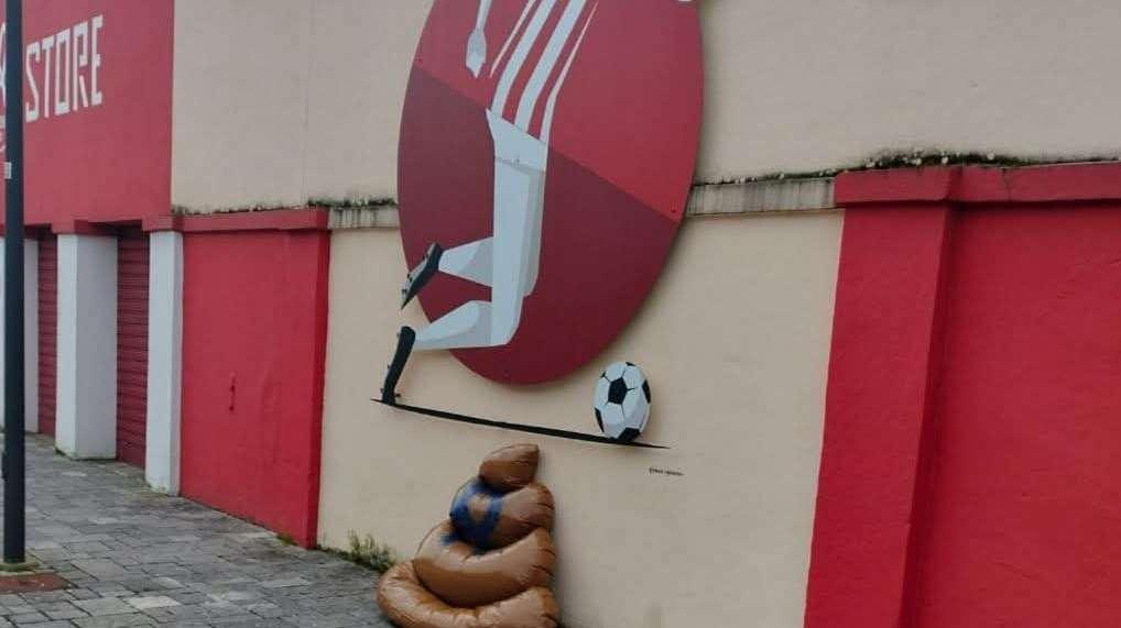 Vicenza, oltraggio nella notte: vandalizzato il murales in ricordo di Paolo Rossi