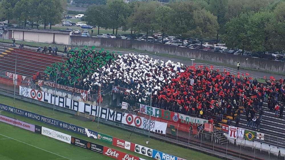 FOTONOTIZIA TC - Monza-Viterbese, coreografia tricolore dei brianzoli
