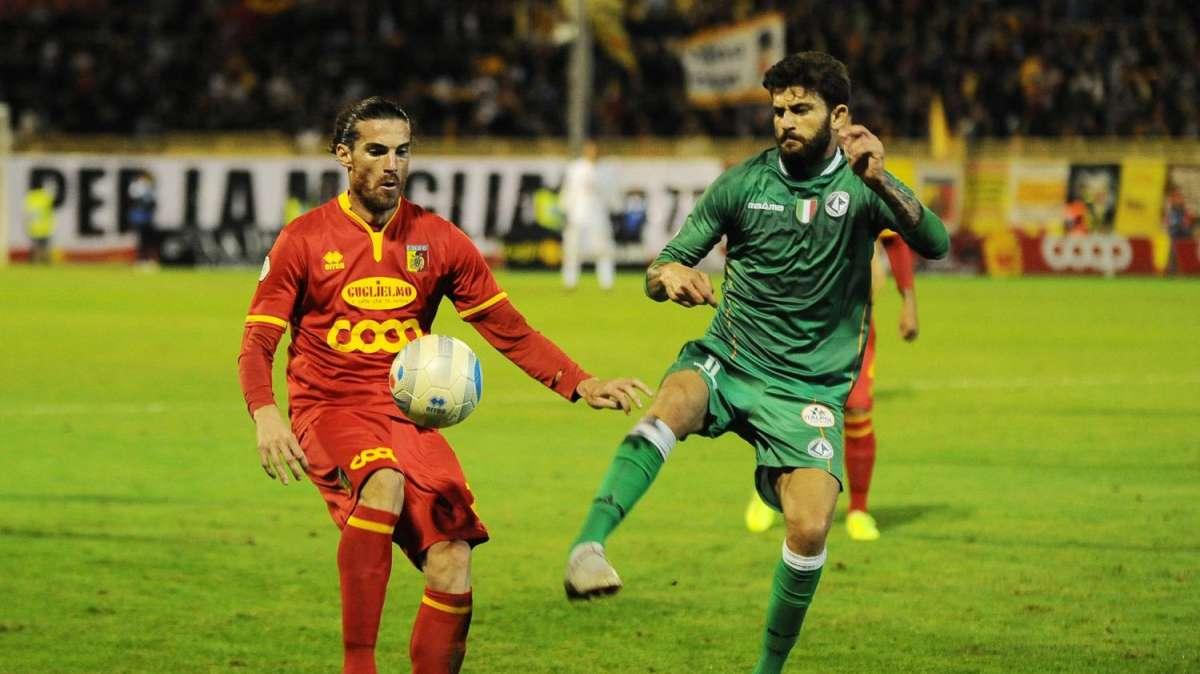 NOTIZIA TC - Catanzaro, Martinelli tolto dal mercato