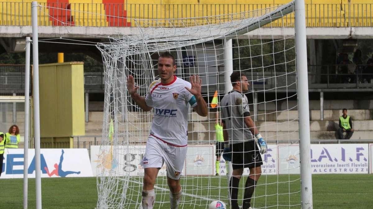 Lecce, stretta finale per Evacuo