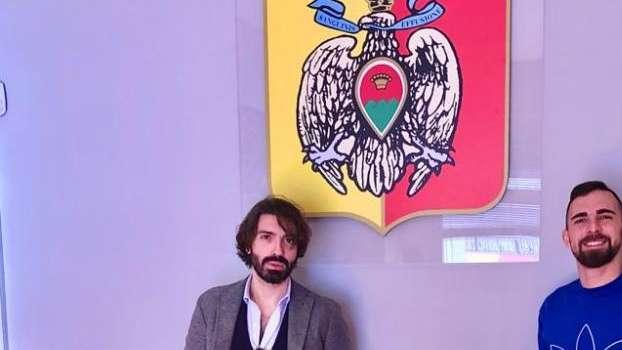FOTONOTIZIA TC - Catanzaro, Iuliano in sede per la firma