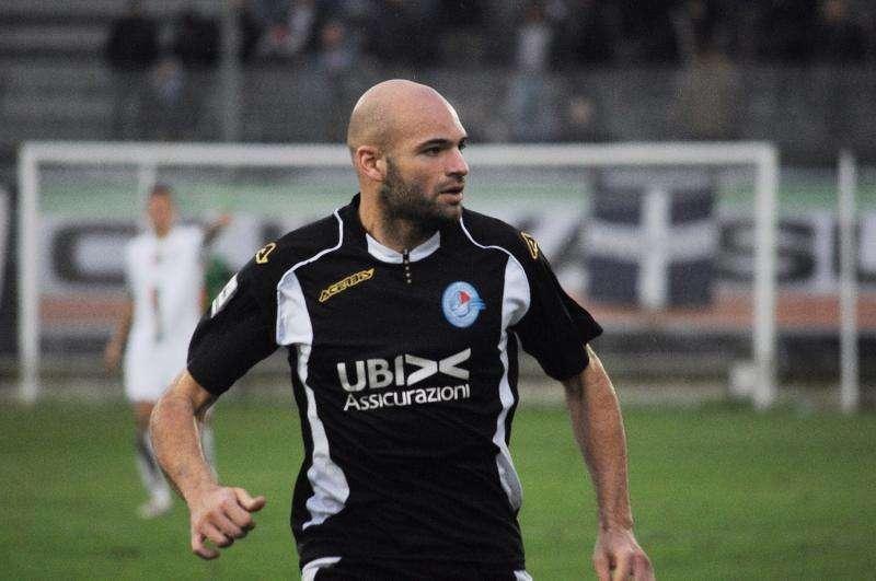 Un difensore ex Lega Pro scende in Serie D