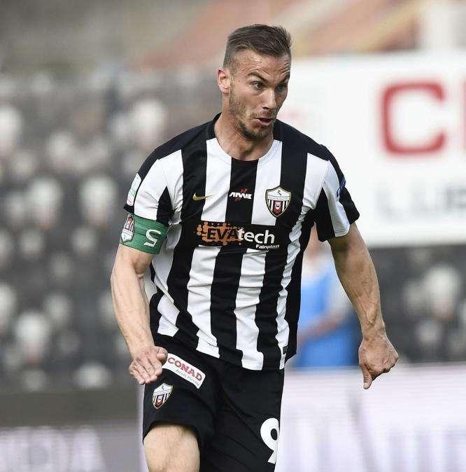 Catanzaro, piace Perez per rinforzare l'attacco