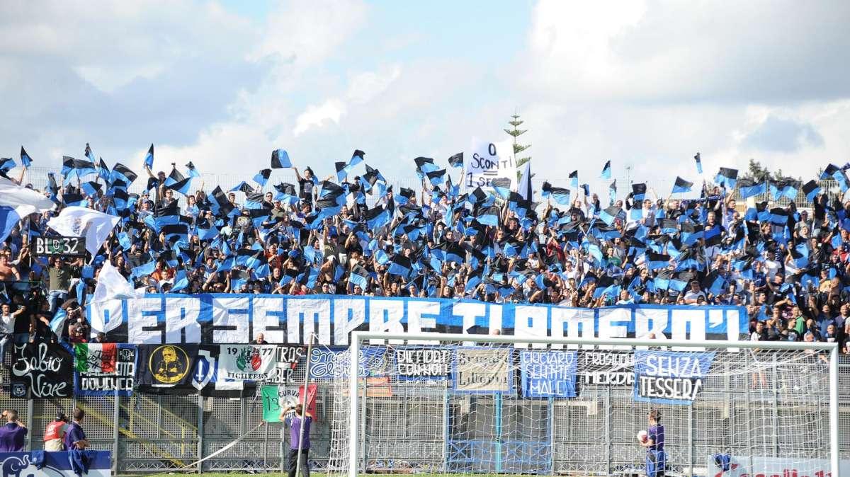 Clamoroso a Latina, la Curva Nord: "Ci tesseriamo e andiamo a Benevento"