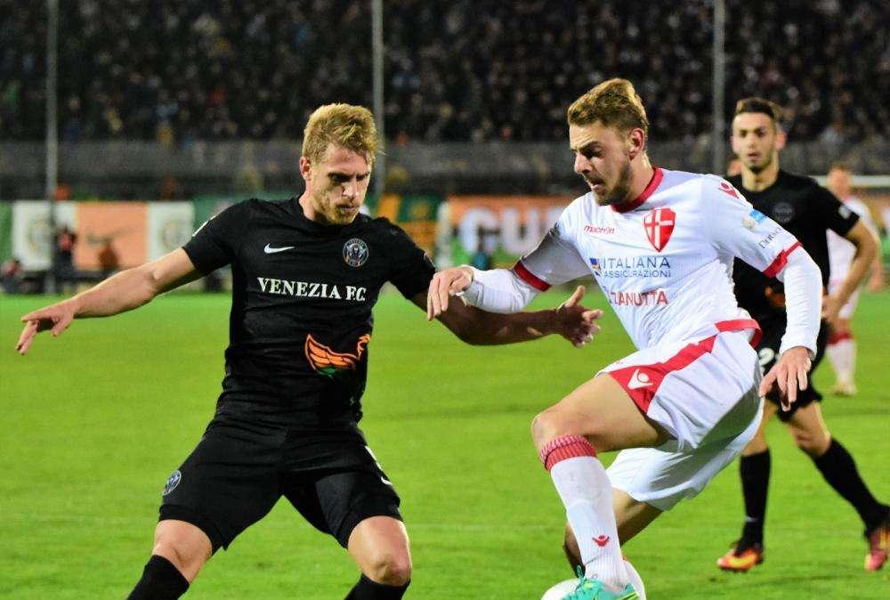 Calciomercato h24, tutte le ufficialità: De Risio torna al Catanzaro