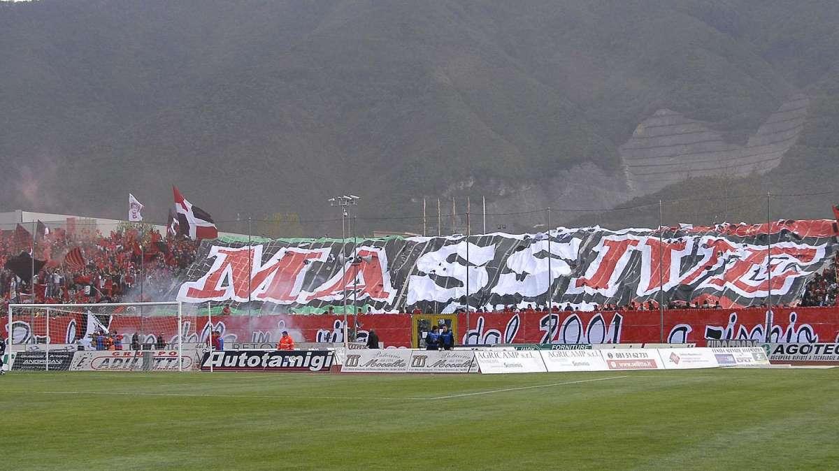 Nocerina, festa rinviata: per i tifosi molossi inizia la settimana di passione...aspettando Foggia