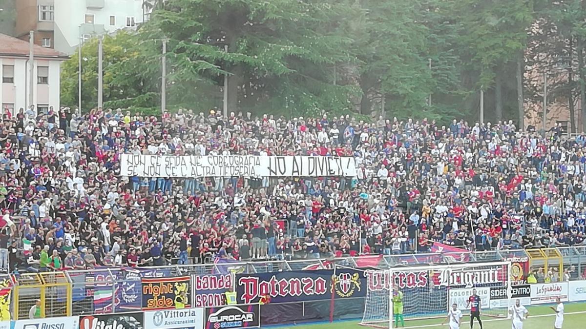 Potenza, la Coppa Italia conquistata al “Francioni” davanti a 2500 tifosi potentini
