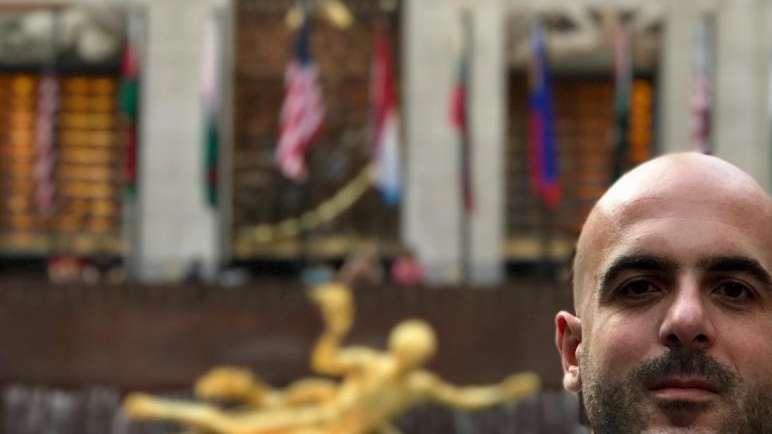 C’ERA SCRITTO “FORZA LUCA”. LA BATTAGLIA CONTRO GLI STRISCIONI PARTE DI UNA GUERRA DI INCIVILTÀ. UN VOLTO NON PROVOCA NESSUNO