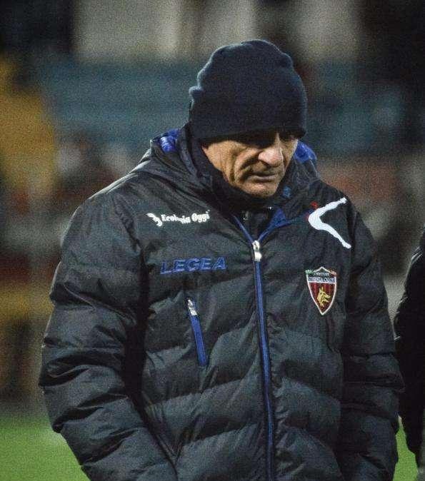 Cosenza, in bilico la panchina di Roselli