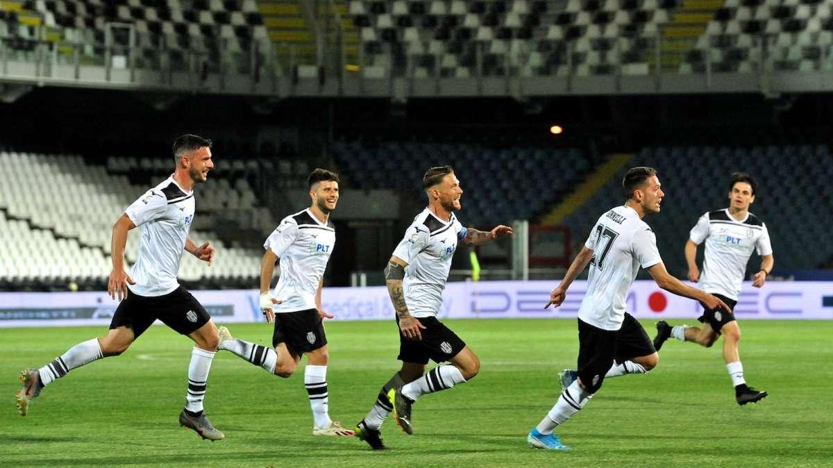 Cesena in campo a Villa Silvia: seduta tattica per i bianconeri