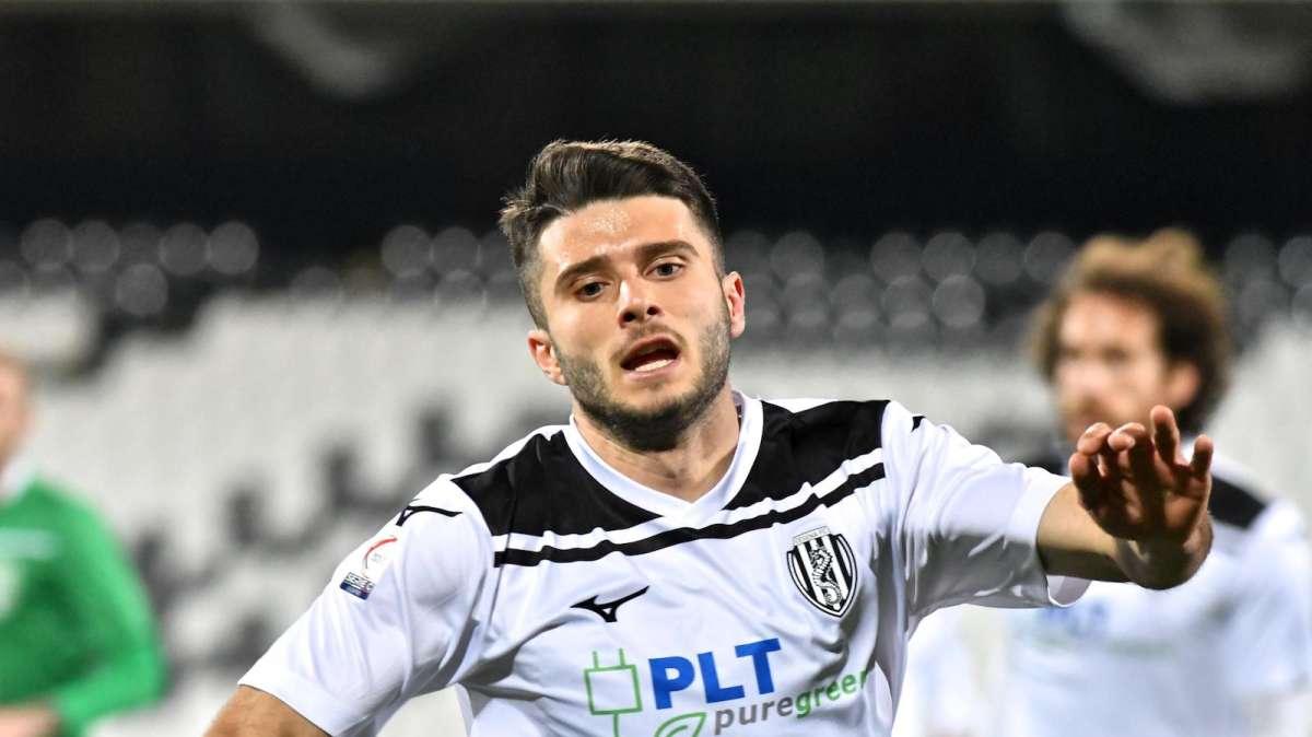 Virtus Entella, sirene dalla Romania per il laterale Davide Zappella
