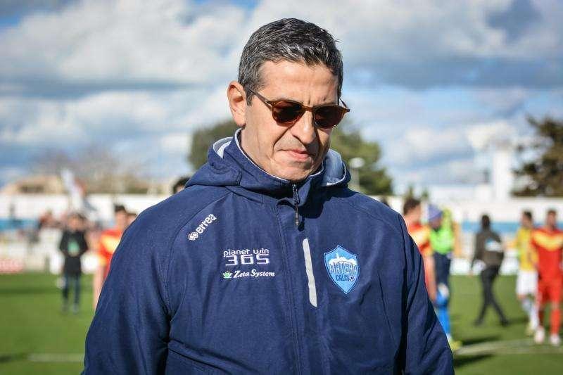 Lecce, può arrivare un ex difensore per la panchina
