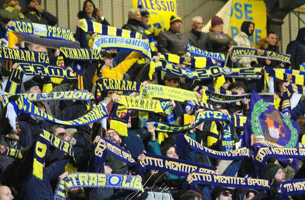 Doppio salto dalla C all'Eccellenza: a rischio Fiorenzuola, Fermana e Brindisi
