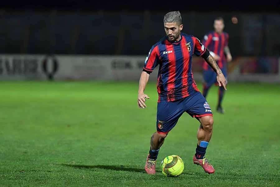 Monopoli, assalto a De Rose della Casertana