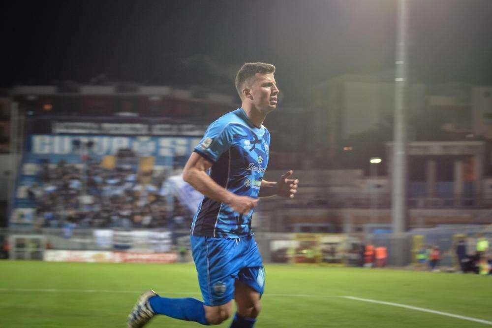 Catanzaro, interesse per Casoli del Gubbio