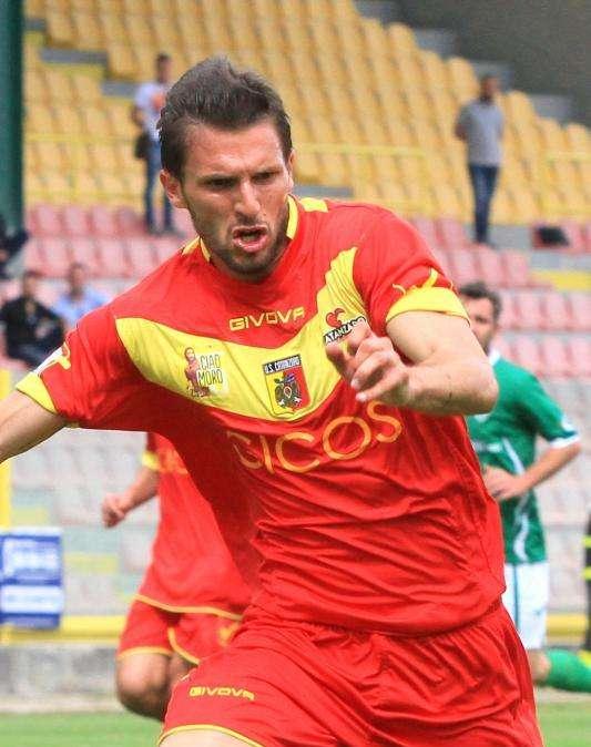 Nuova esperienza per un ex difensore del Catanzaro