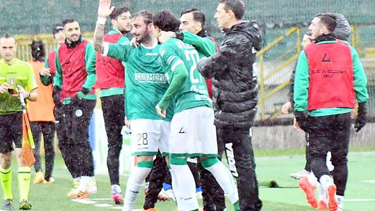 Avellino, tegola Silvestri: frattura composta malleolo peroneale