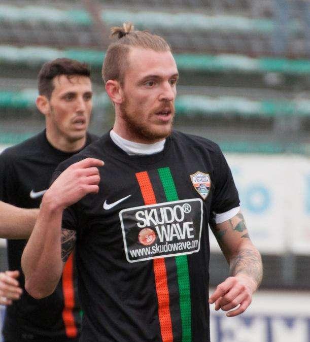 Cosenza, su un tuo esterno gli occhi di due club del girone A
