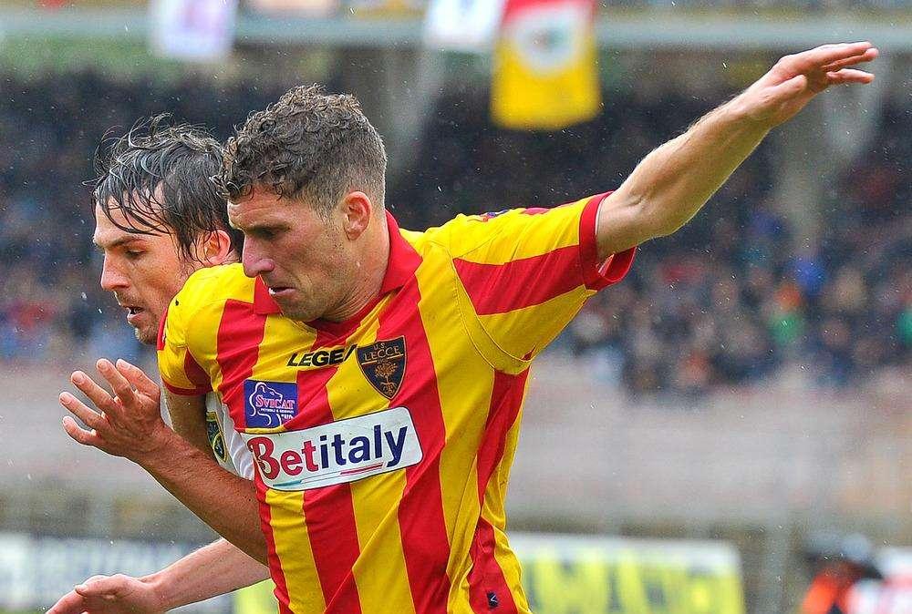 Lecce, rinnovo per un centrocampista 
