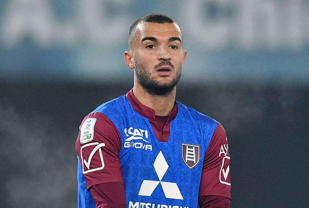 Pescara, sondaggio per il terzino sinistro Matteo Cotali