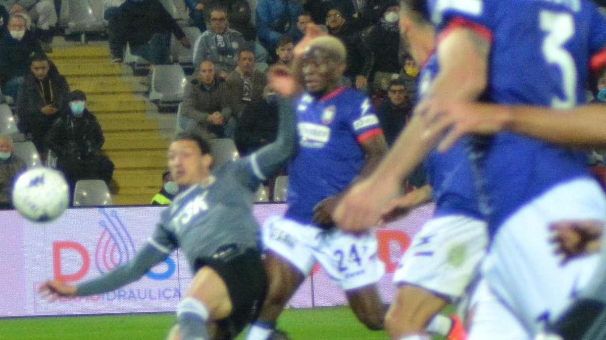 Crotone, per Kargbo c'è il primo gol con la Nazionale della Sierra Leone