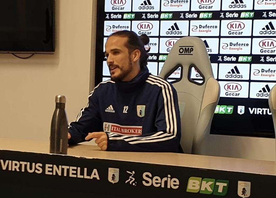 Taranto e Lucchese sulle tracce dello svincolato Alejandro Rodriguez