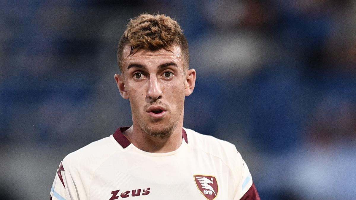 Ruggeri verso l'Aston Villa: la cessione fa sorridere anche la Salernitana