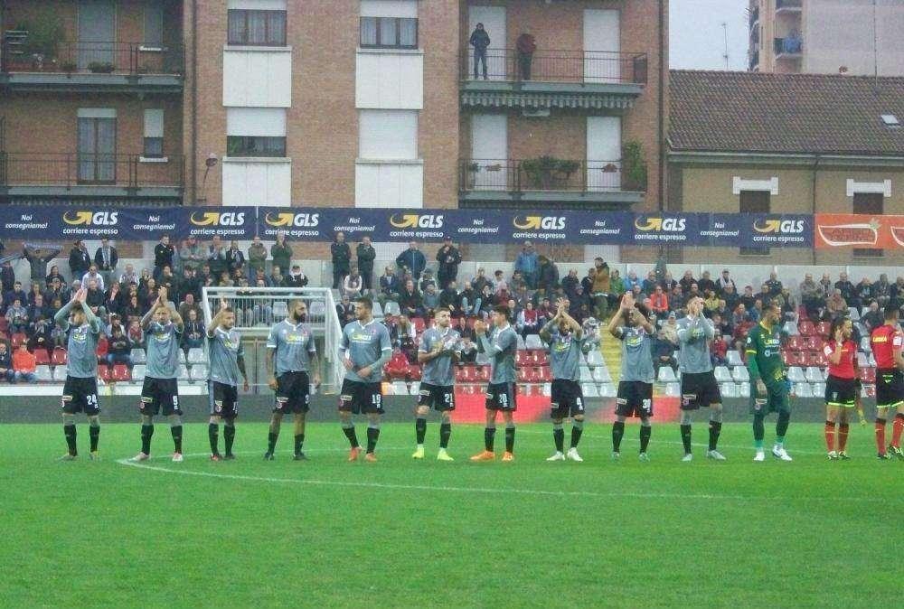 Alessandria-Robur, Casarini dalla panchina. Le formazioni ufficiali