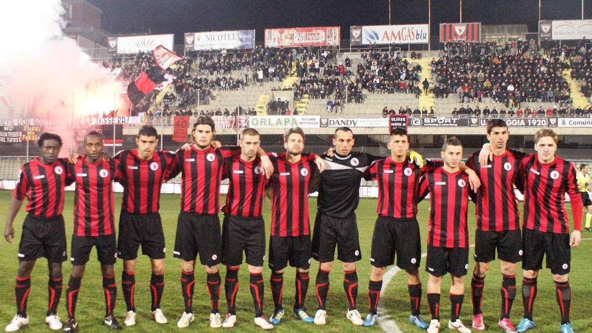 Coppa Italia Lega Pro: il Foggia si qualifica sotto il nubifragio del "Ceravolo"