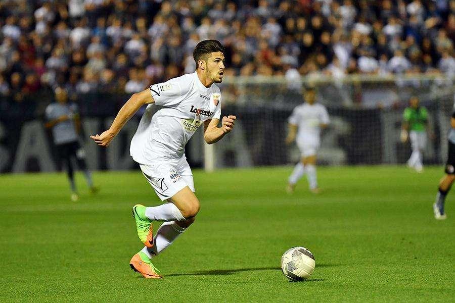 Vis Pesaro, in prova l'attaccante Gaston Corado