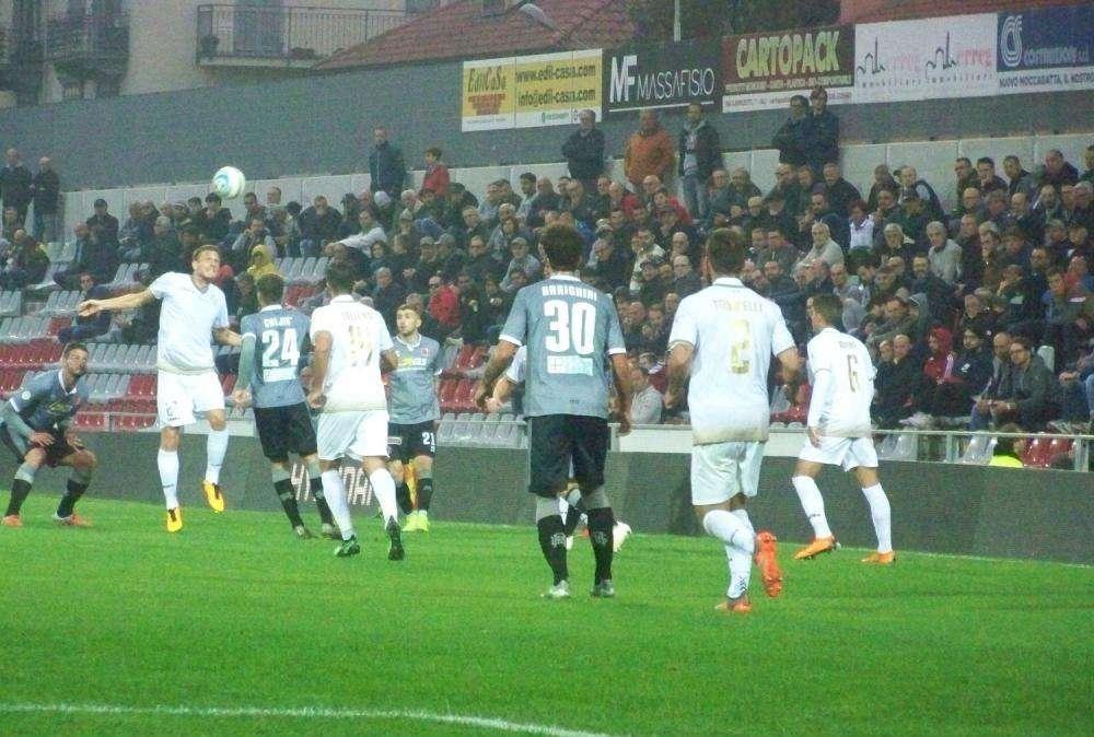 Como, poche chance di permanenza per Luca Miracoli
