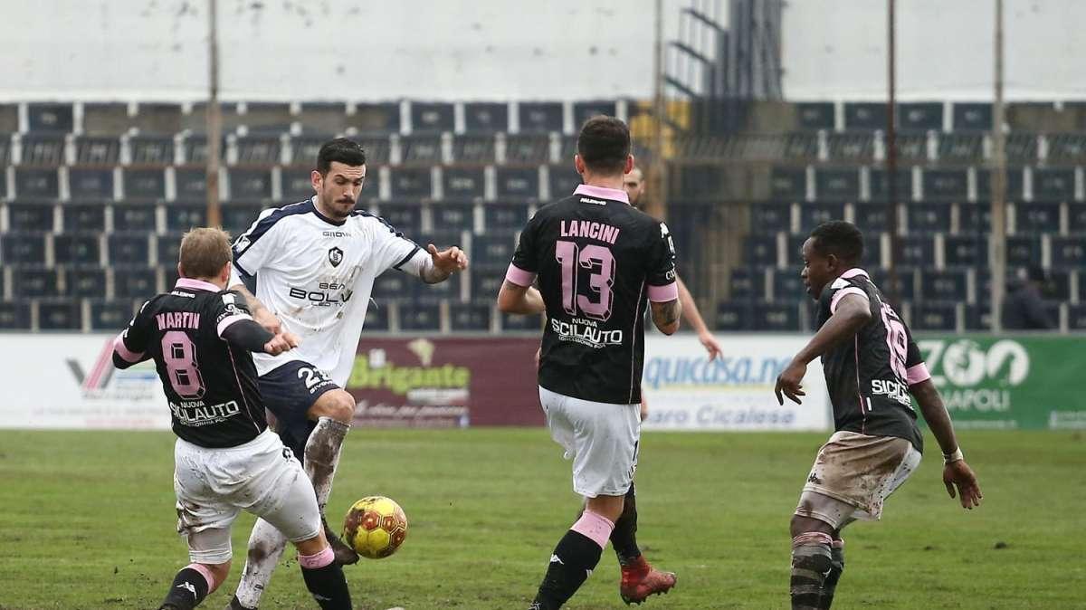 Palermo, Lancini resta in rosanero: respinta un'offerta del Como