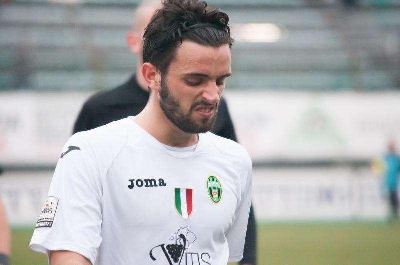Lucchese, si cerca un mediano seguito da altri due club