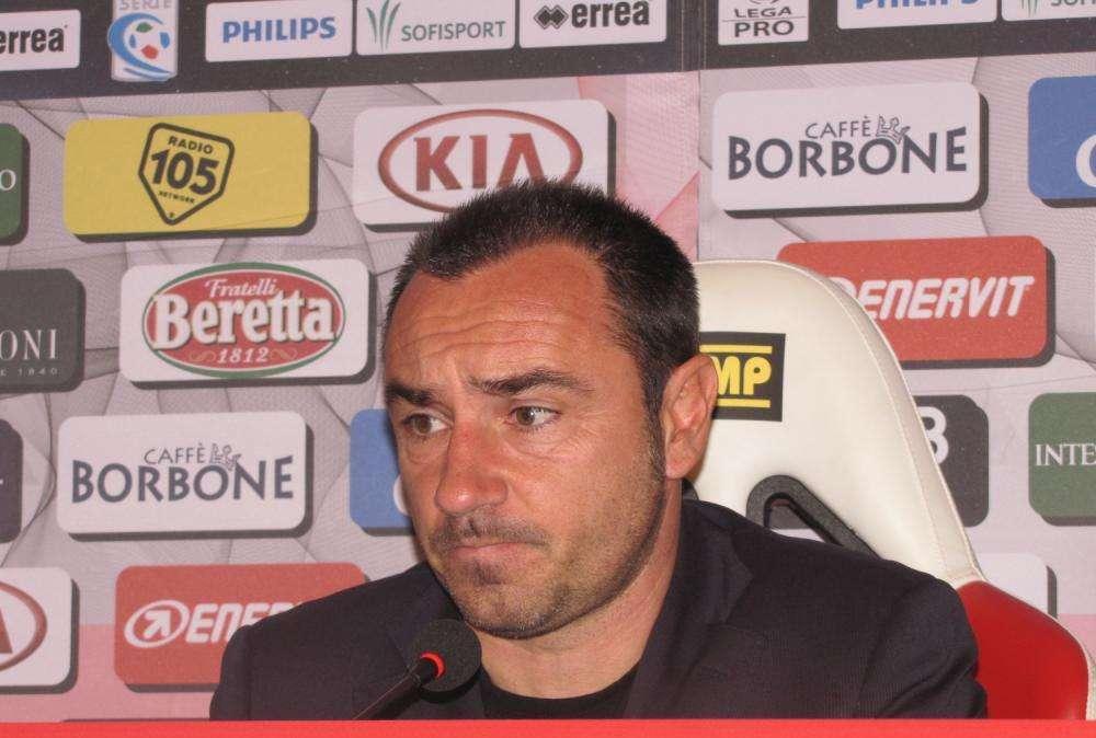 Sondaggio Palermo per Brocchi ma il tecnico resta a Monza