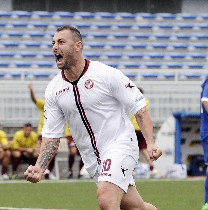 Livorno, gol e rinnovo per Vantaggiato