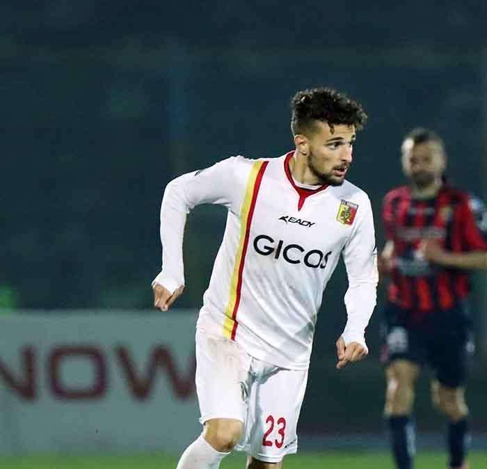 L'ex Sicula e Robur Mirko Esposito si trasferisce alla Salernitana