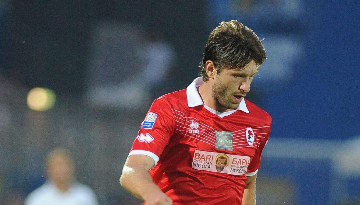 Cani torna in campo: l'ex attaccante del Bari scende in D alla Torres