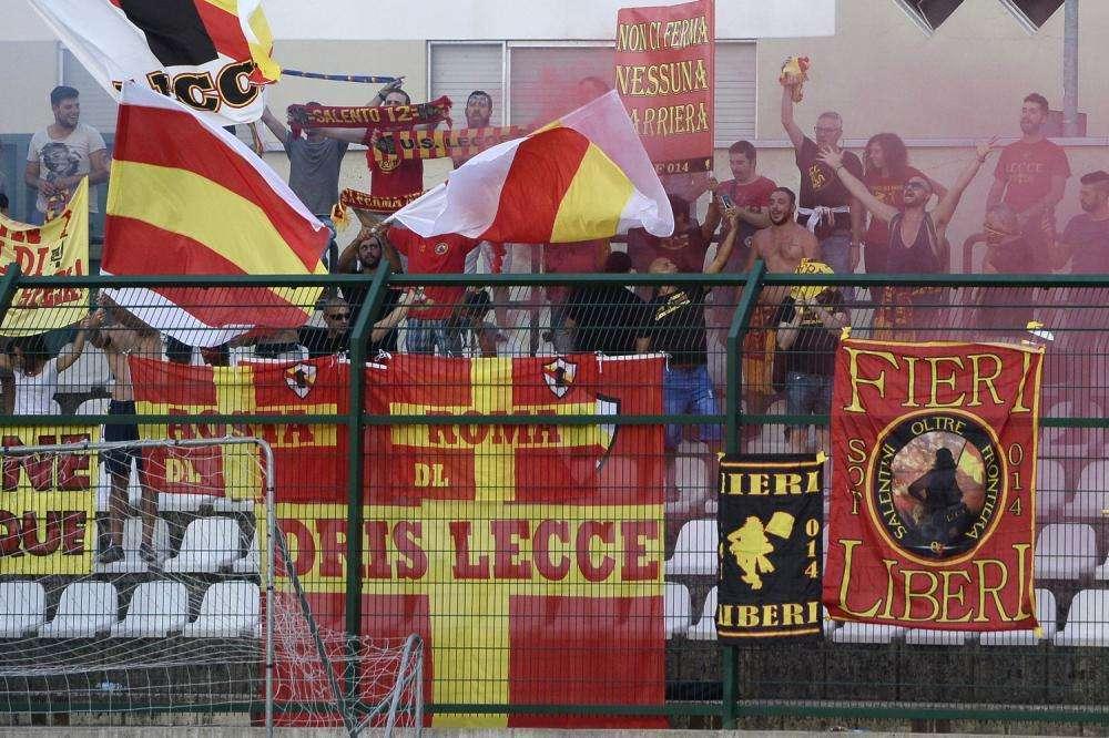 Lecce, le prime mosse di mercato: riscatto per Megelaitis e Dubickas