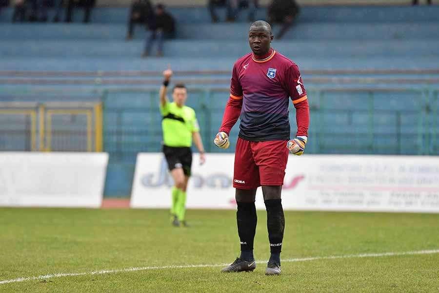 L'ex Lega Pro Gomis rivela: "Alcol e droga dopo l'infortunio. Mi sentivo un fallito, ora sono rinato"