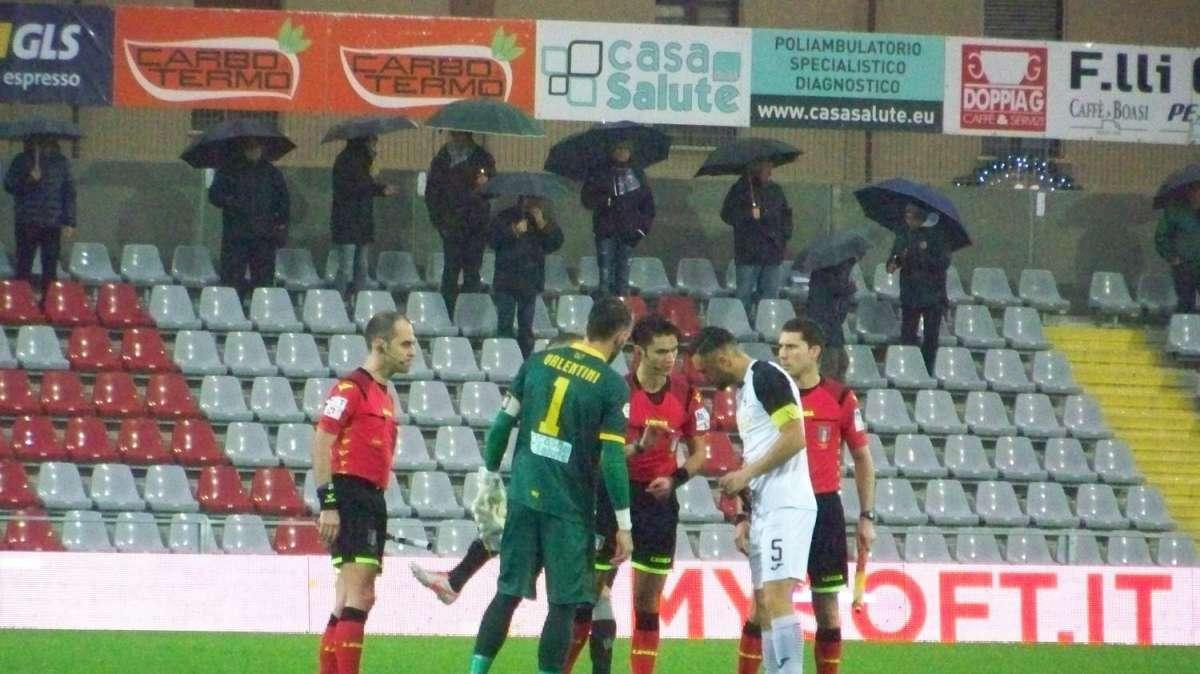 Triestina, Valentini è ai saluti: ci provano Vis Pesaro e Lecco