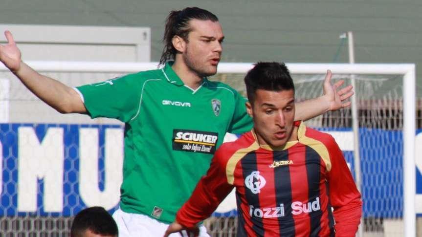 Aversa, Suarino: "Non credo di essere sul mercato, ma gradirei Messina"