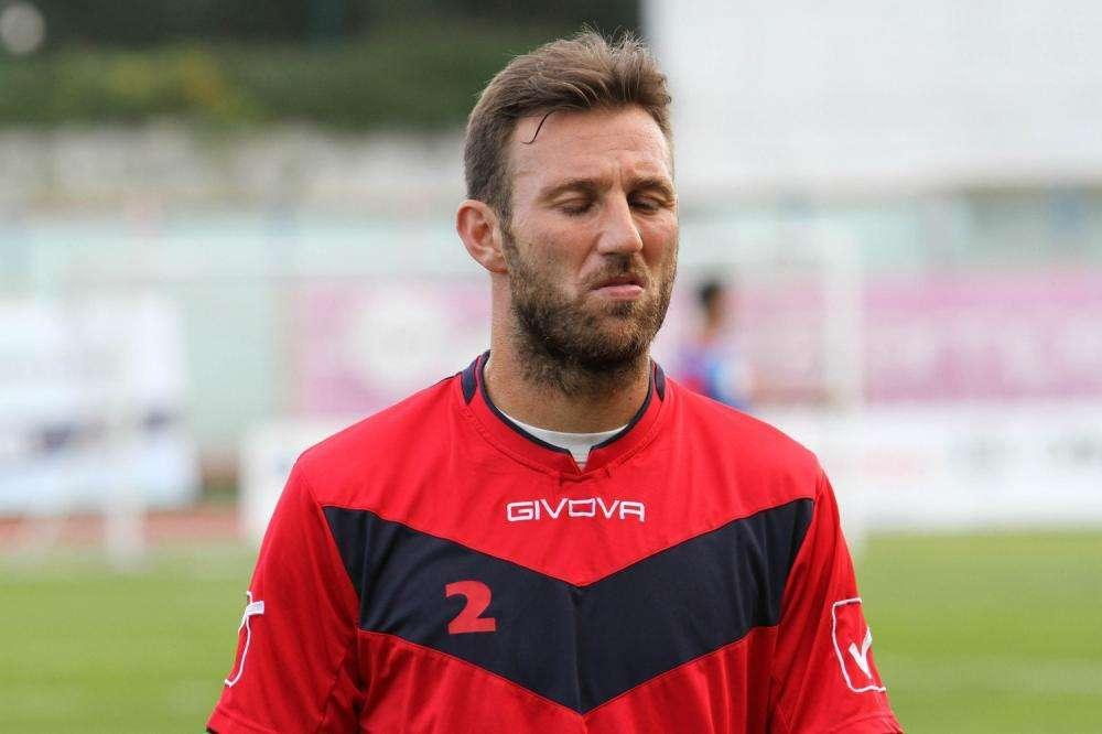 Potenza, offerta per il difensore Murolo della Carrarese
