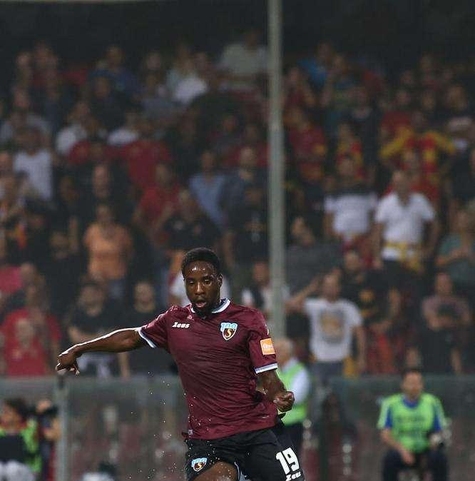 Salernitana, dalla Serie C richieste per Morrone e Kalombo